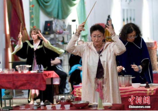 帮找对象还是骗金钱流量？开元棋牌app塔罗牌算命(图2)